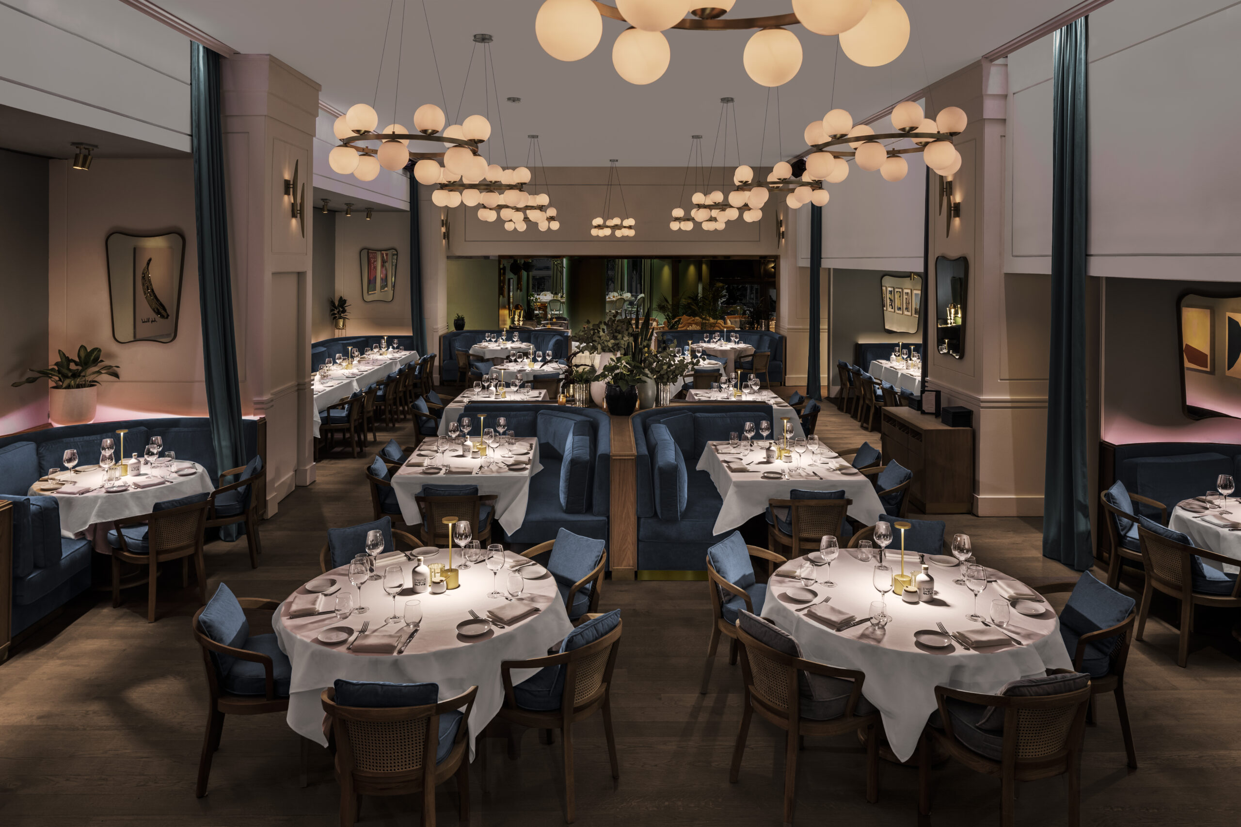 Bagatelle Restaurant Evokes the French Mediterranean in Miami's South Beach
